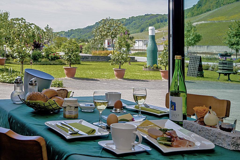 Gastehaus Und Weingut Bernd Frieden Hotel Nittel Exterior foto