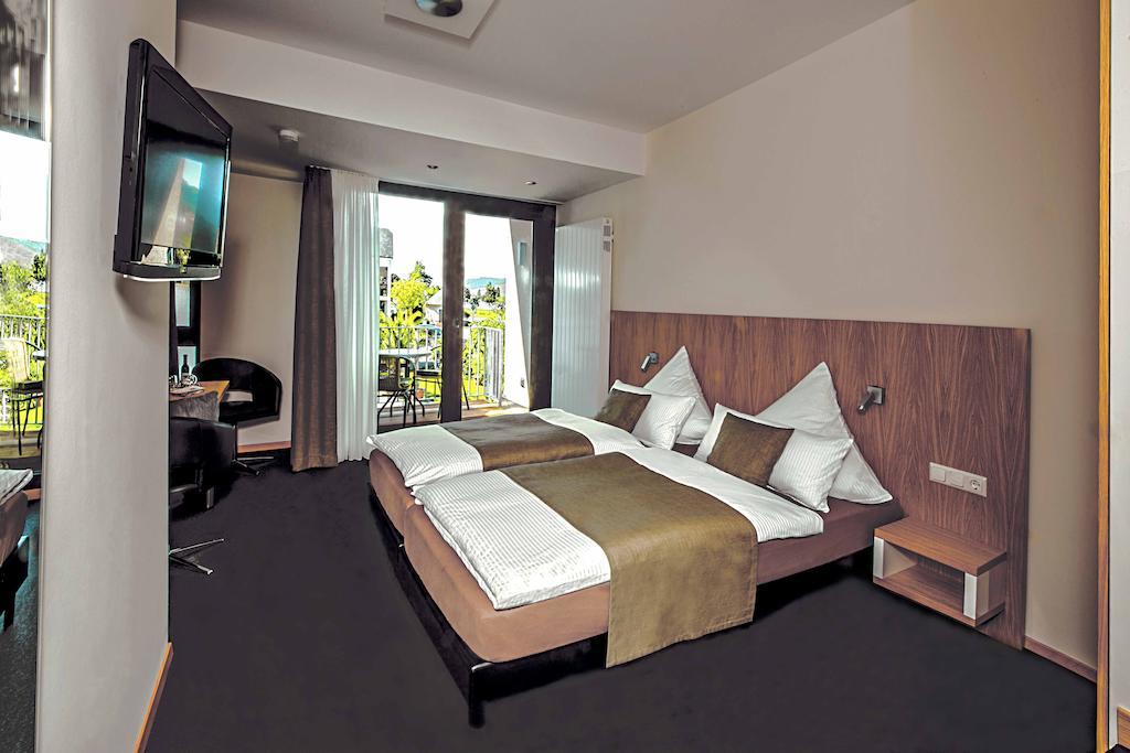 Gaestehaus Und Weingut Bernd Frieden Nittel Quarto foto